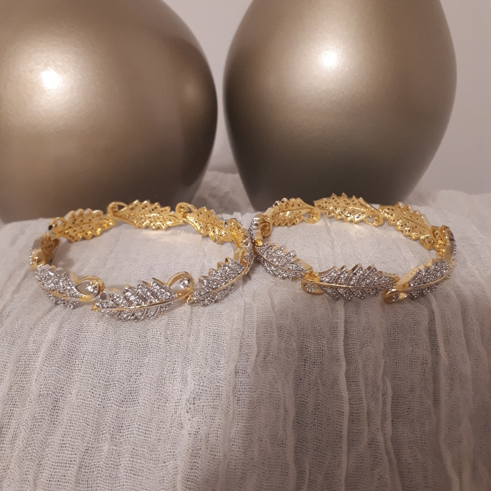 BANGLES - Picture 4 of 4